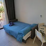 Paradise Court 29 Wifi Pool Апартаменти *
